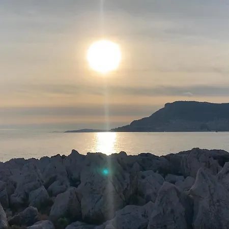 Magnifique Limitrophe Monaco, Parking Prive 罗克布吕讷-卡普马丹